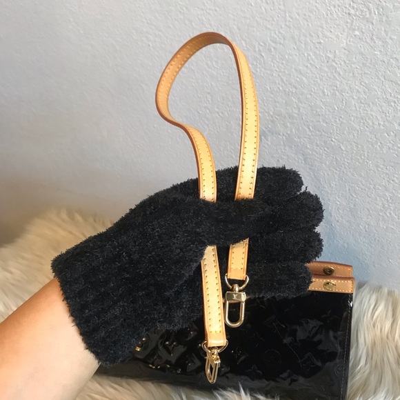 SOLD 🥳Louis Vuitton Roxbury Drive in Vernis Monogram - Picture 15 of 16